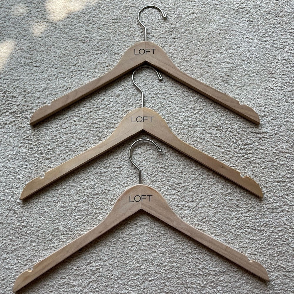 3 Loft Ann Taylor Wood Clothes Hangers Retail Type Grips Pads Wooden Shirts New